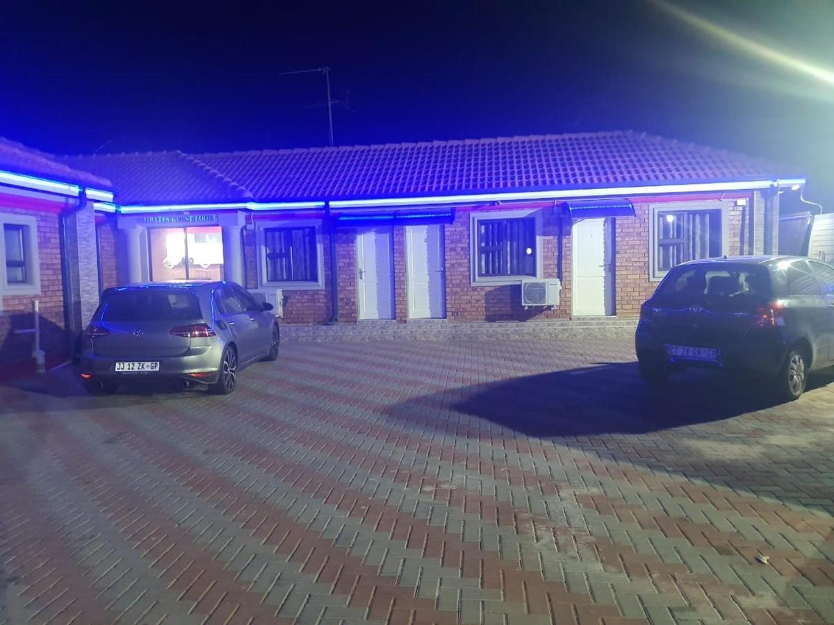 Emirates Garden Lodge Боксбург Екстериор снимка