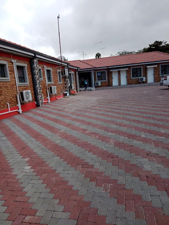 Emirates Garden Lodge Боксбург Екстериор снимка